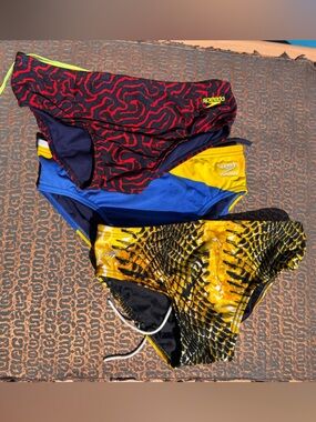 Speedo Yellow, Blue & Black Patterned Swim Briefs  (3)